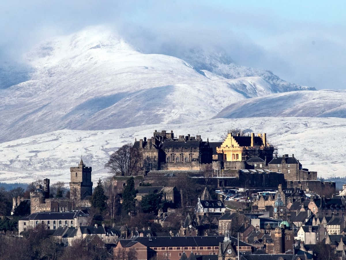 Sterling Castle Mountains Background