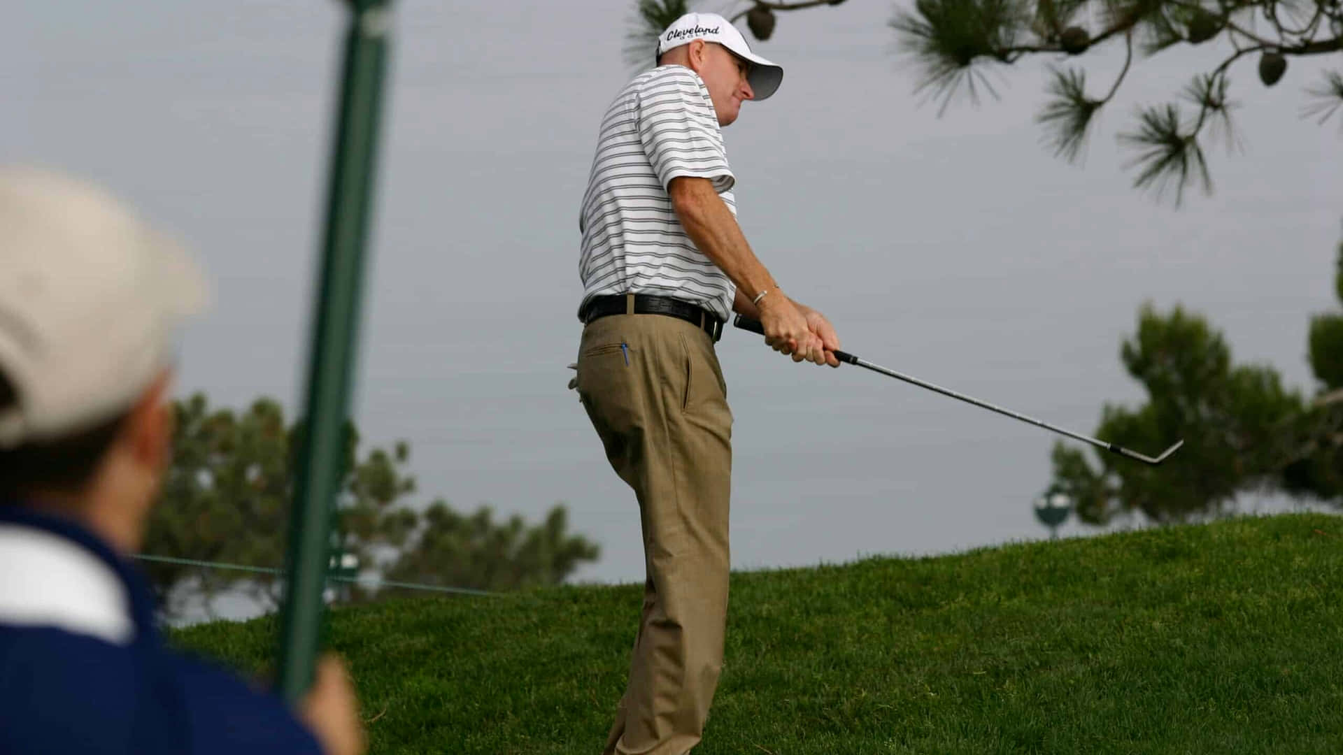 Steve Flesch Preparing To Swing Background