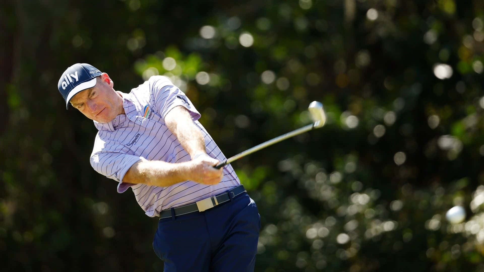 Steve Flesch Strongly Swinging His Club