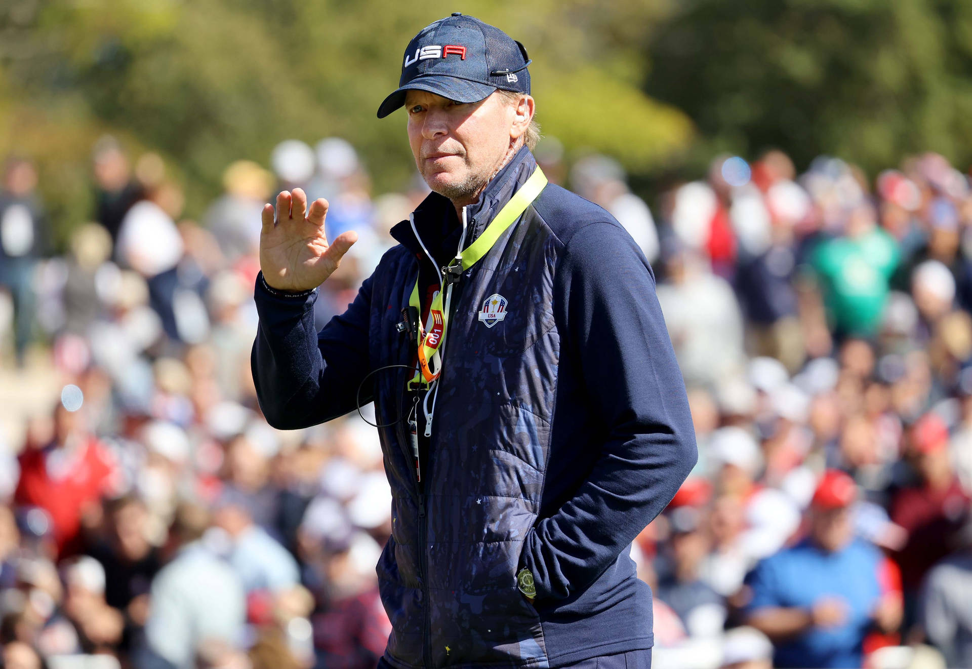 Steve Stricker Waving