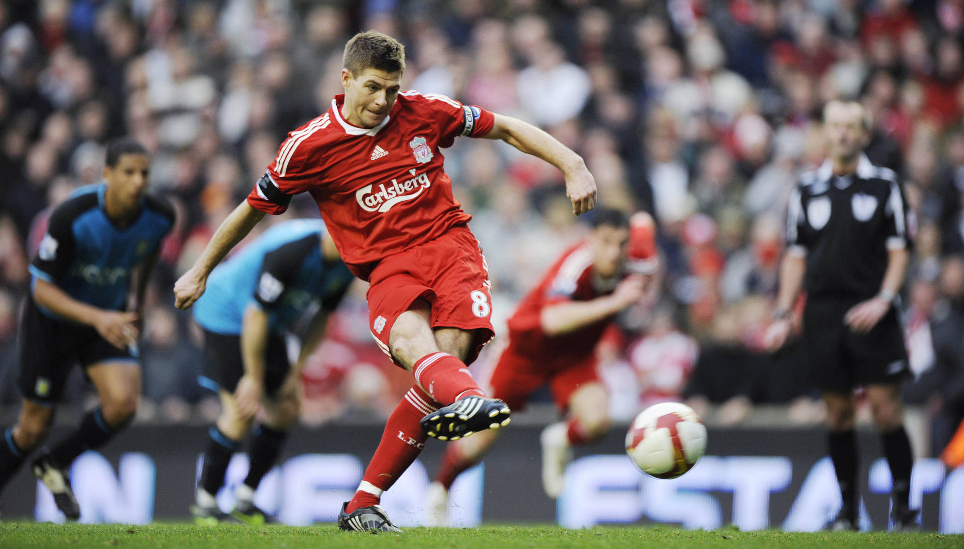 Steven Gerrard Football Kick Background