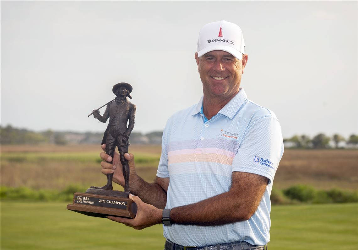 Stewart Cink Beaming With His Trophy