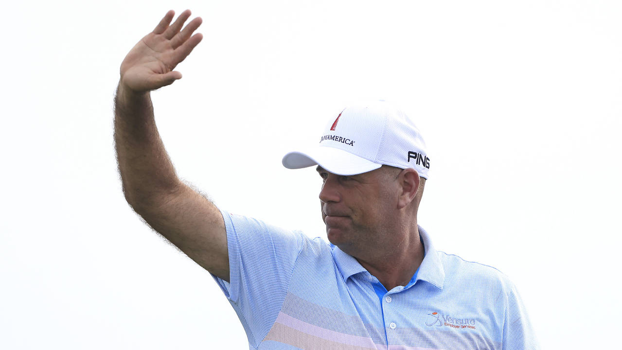 Stewart Cink Waving To Someone