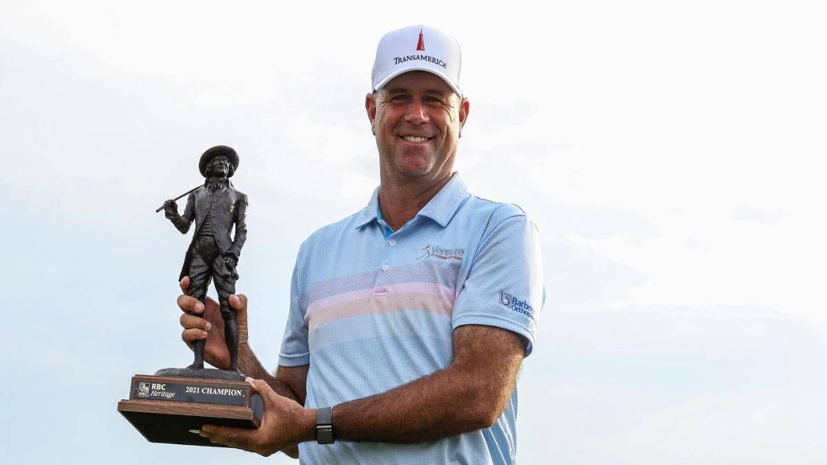 Stewart Cink With A Trophy