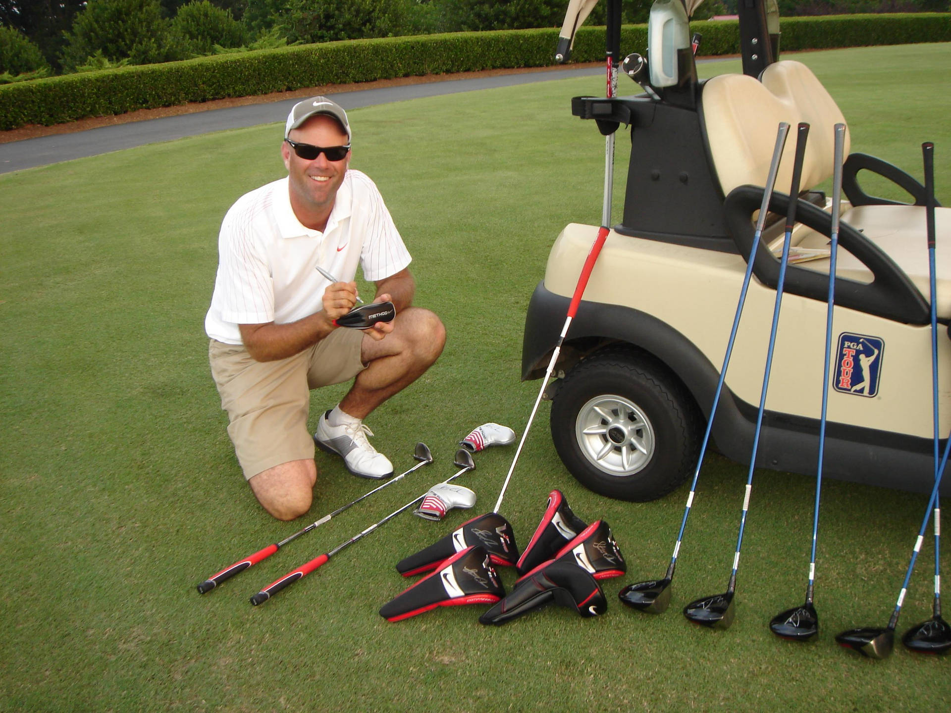 Stewart Cink With His Golf Clubs