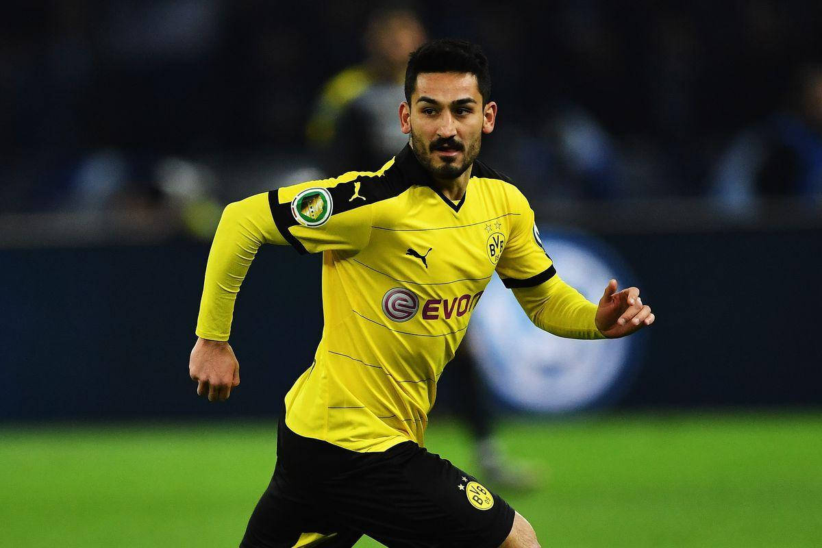 Still Of Ilkay Gundogan Running Background