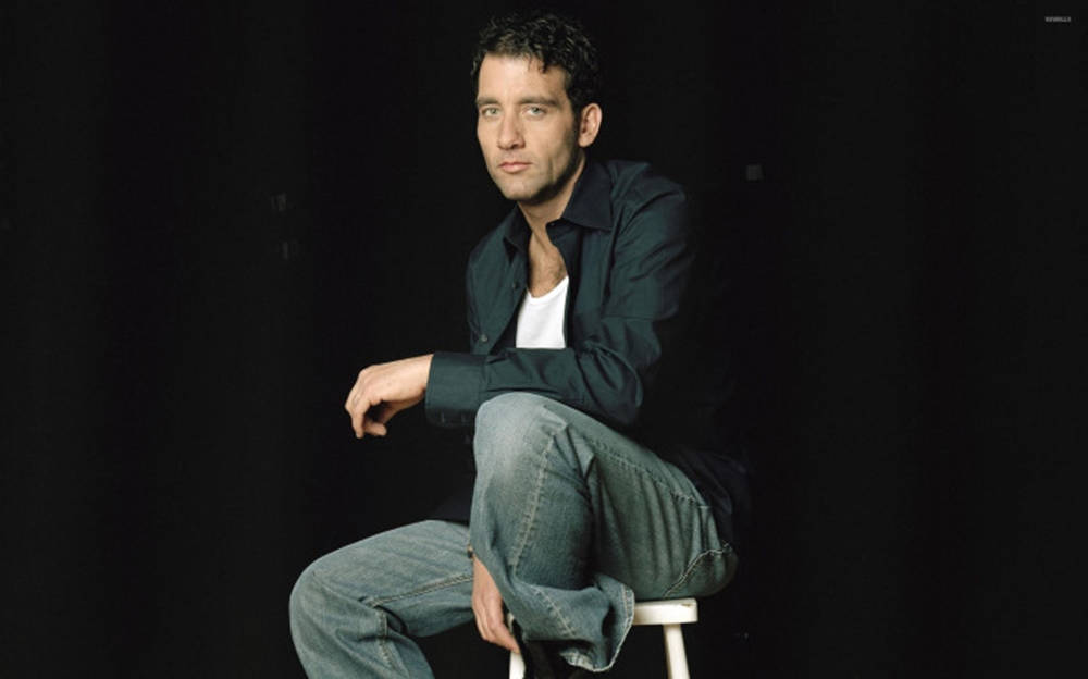 Stool Clive Owen Background
