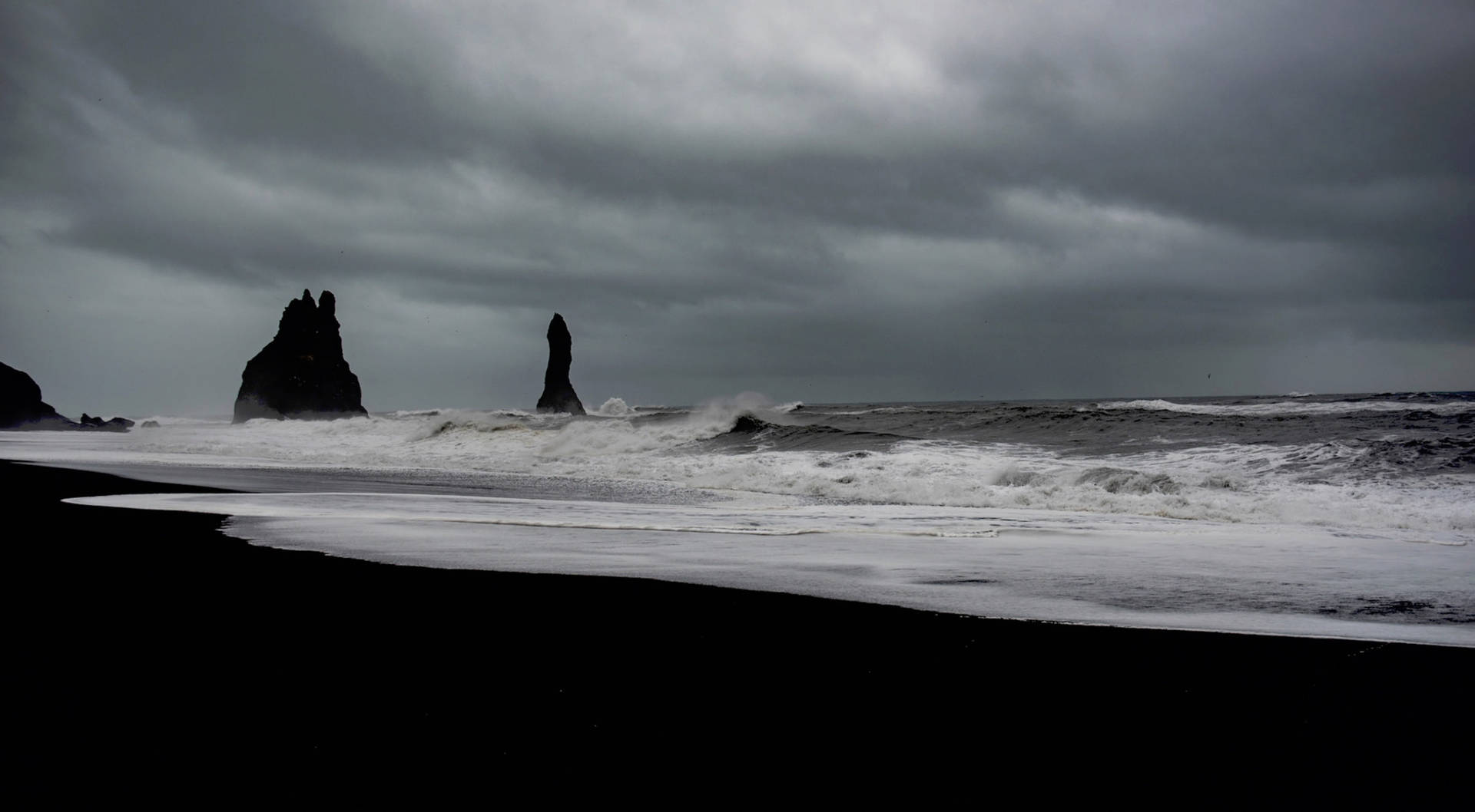 Stormy Sea Dark Theme Background