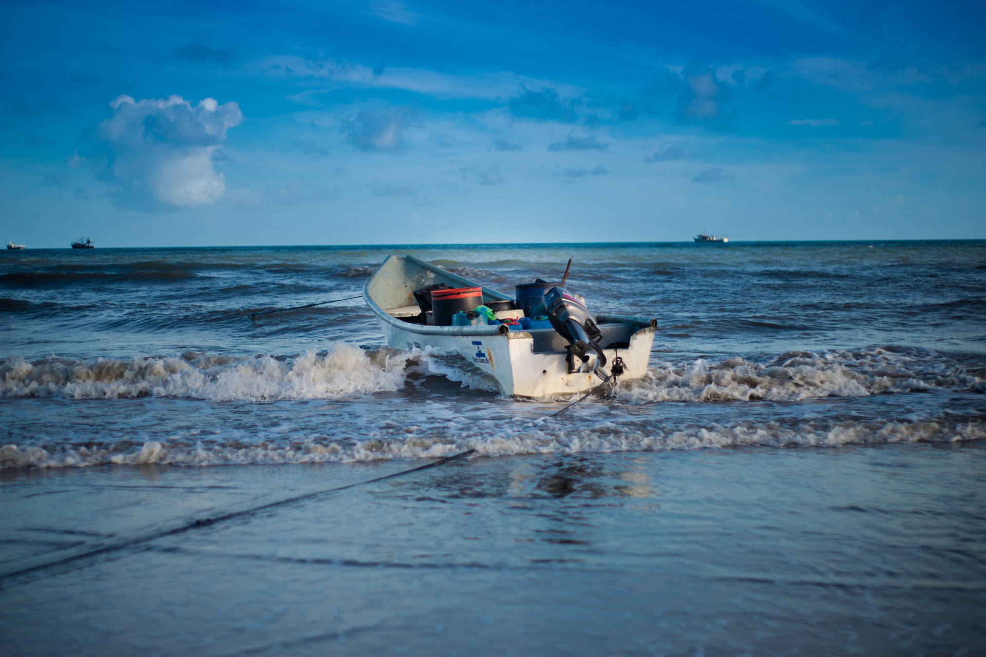 Stranded Boat In Nicaragua Blue Ocean Background