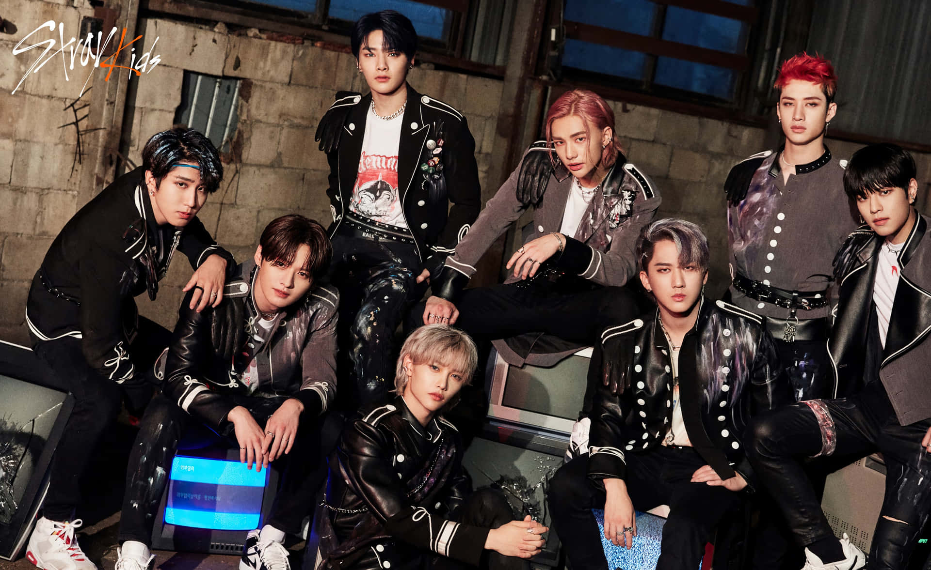 Stray Kids Group Pose Leather Outfits Background