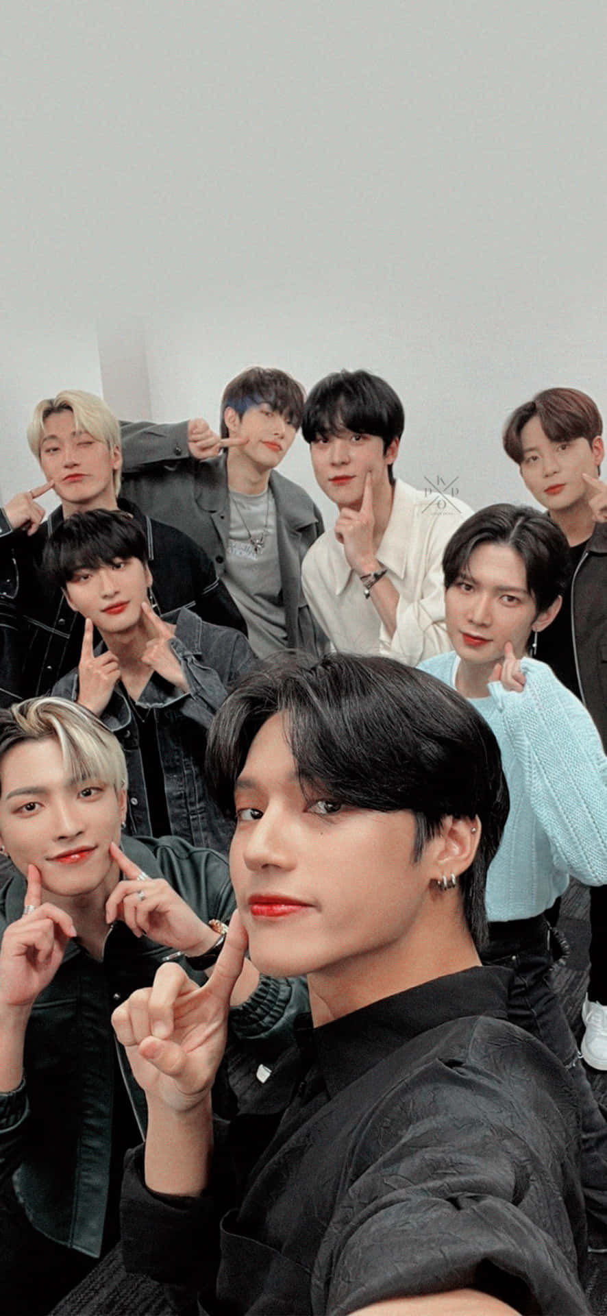 Stray Kids Ot8 - Brightening Up The Stage Background