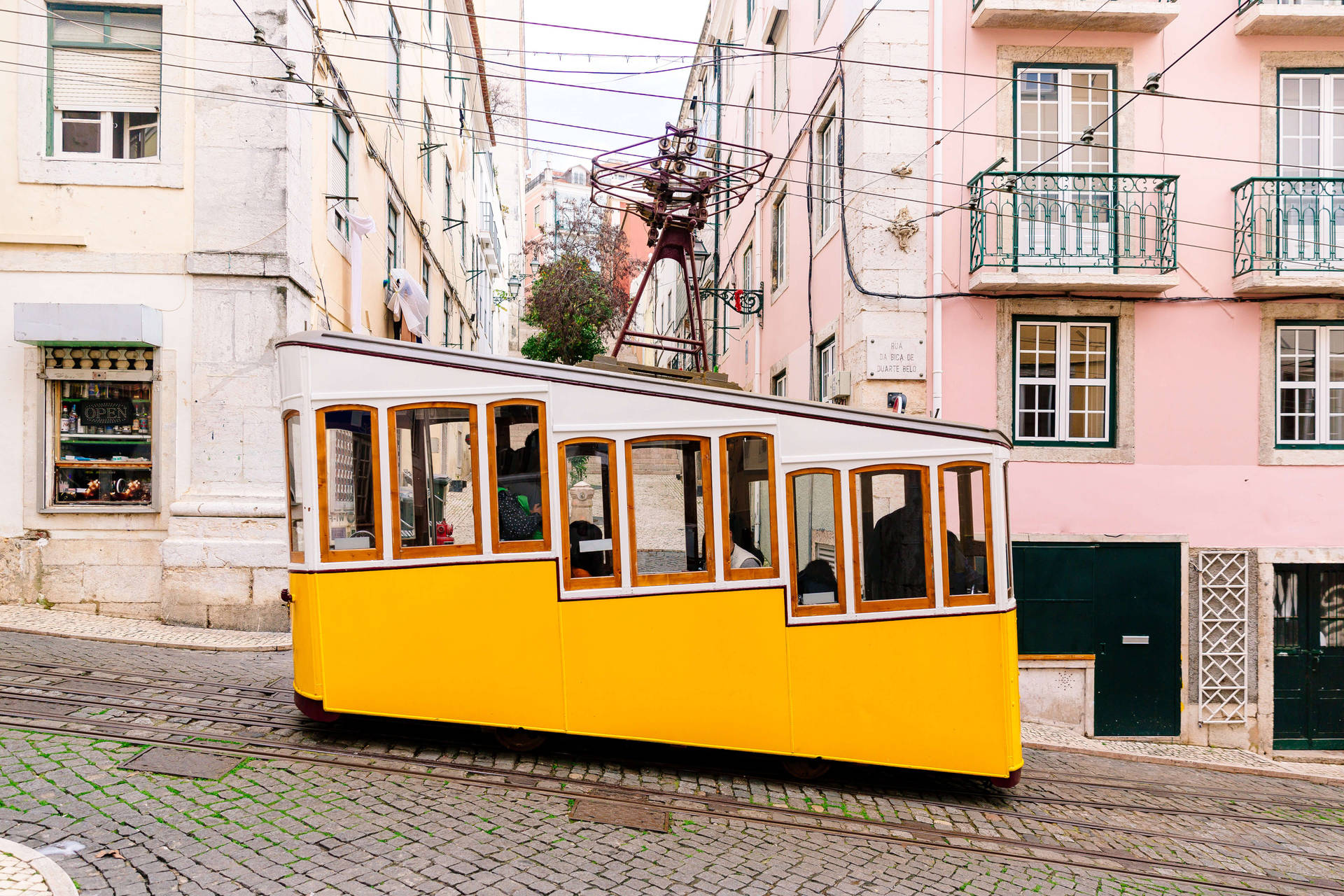 Streetcar Lisbon Background