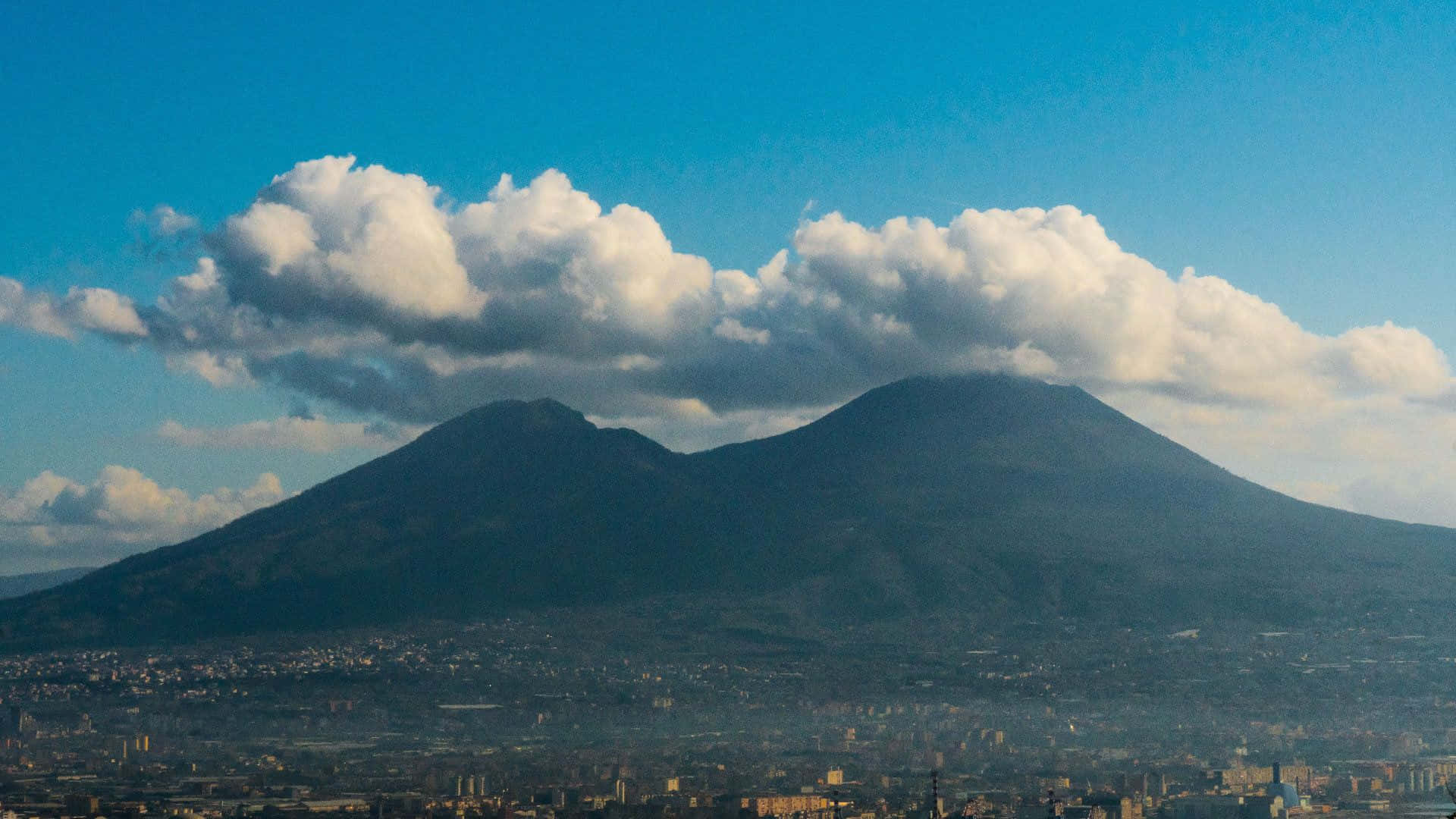 Striking Mount Vesuvio Scenery Italy Background
