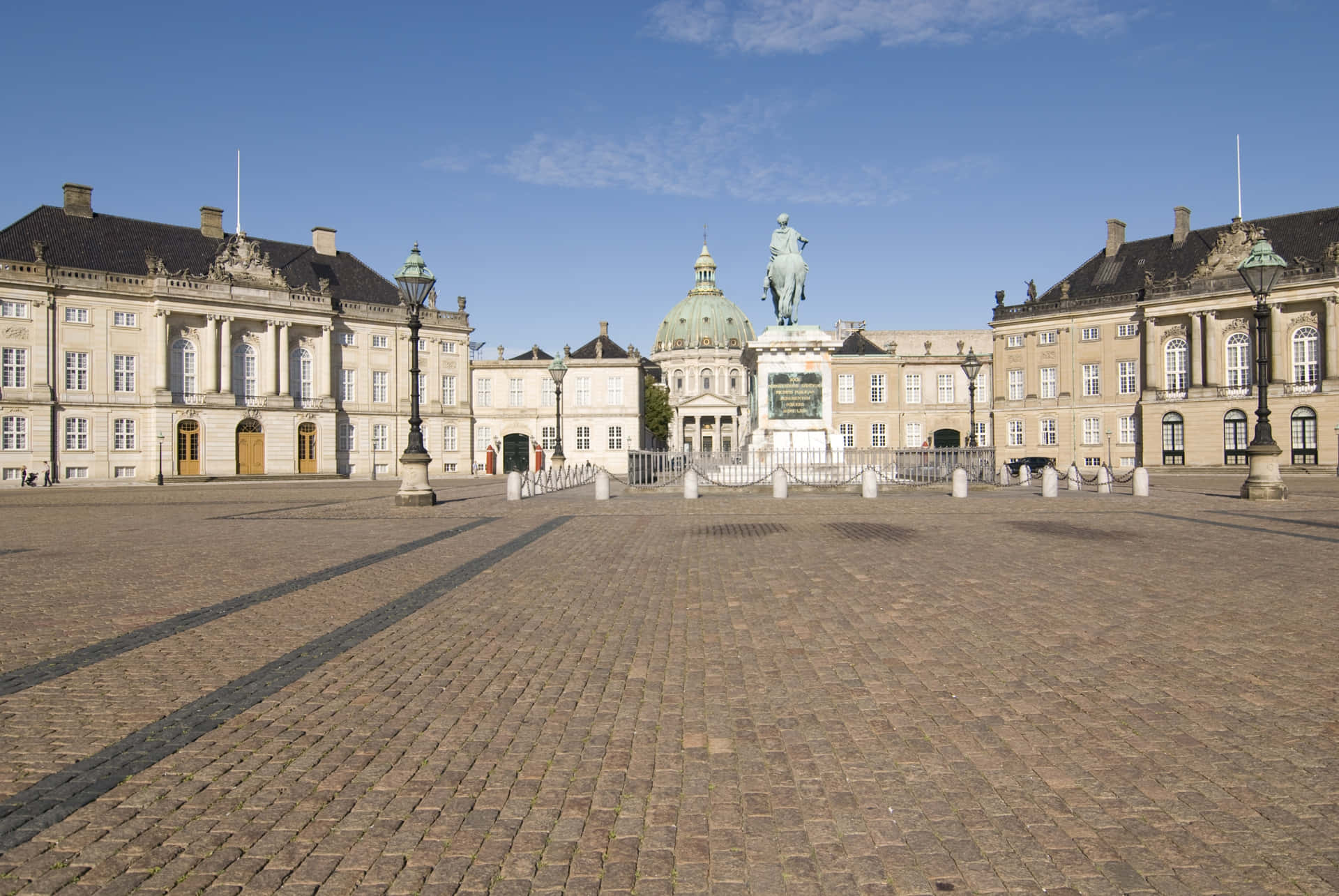 Structures In Amalienborg Palace Background