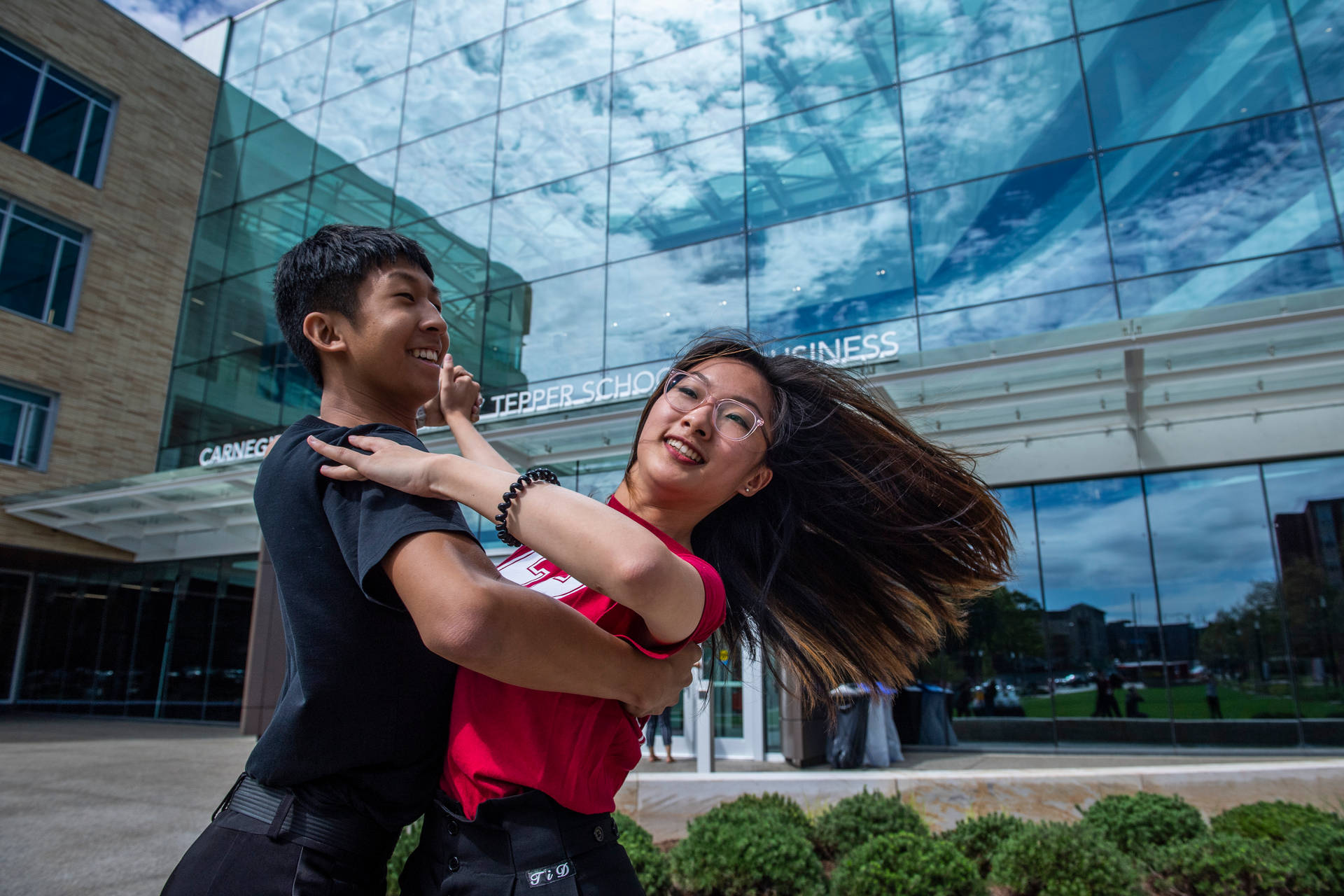 Students Dancing At Carnegie Mellon University Background