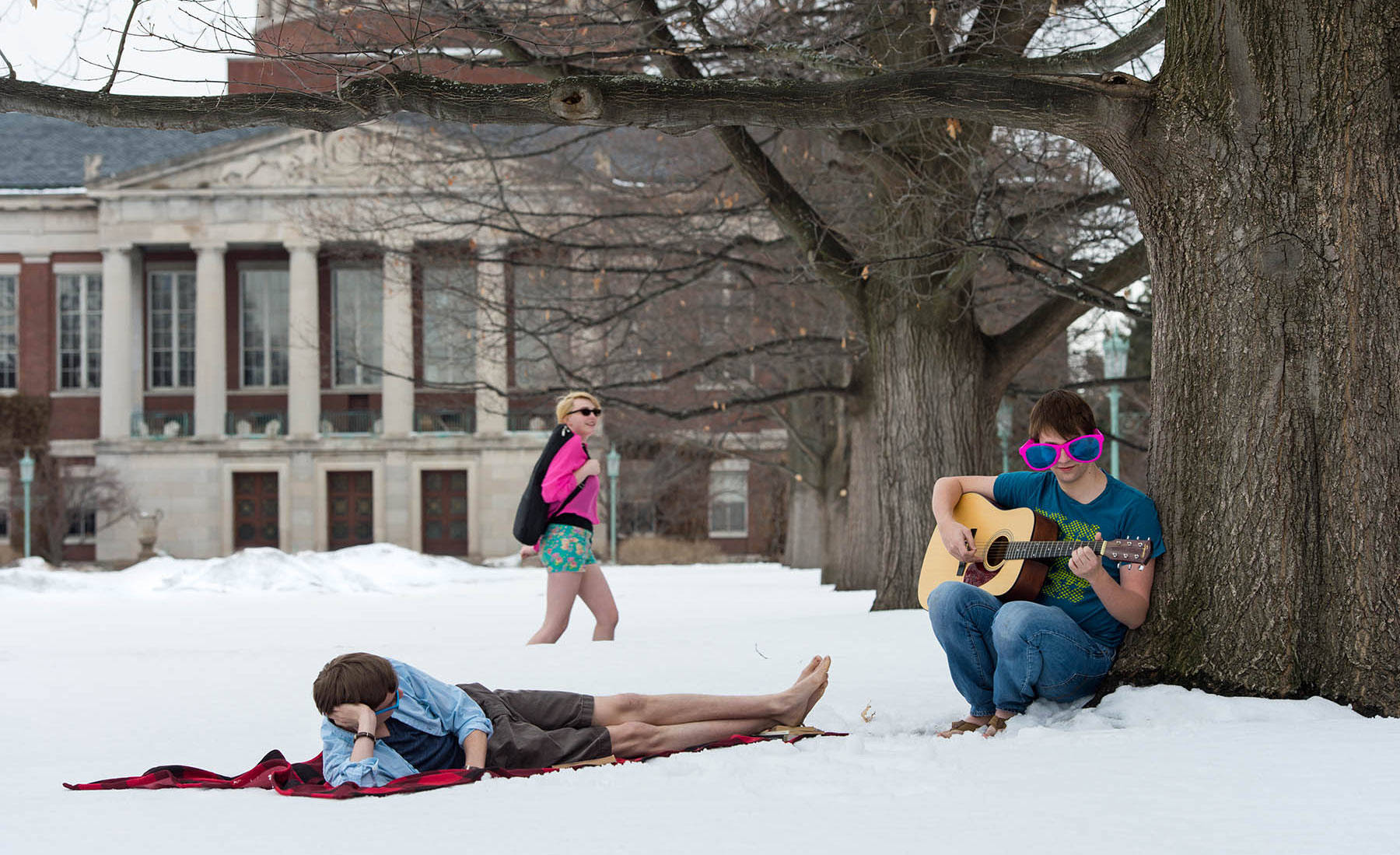 Students Jamming University Of Rochester Campus Background