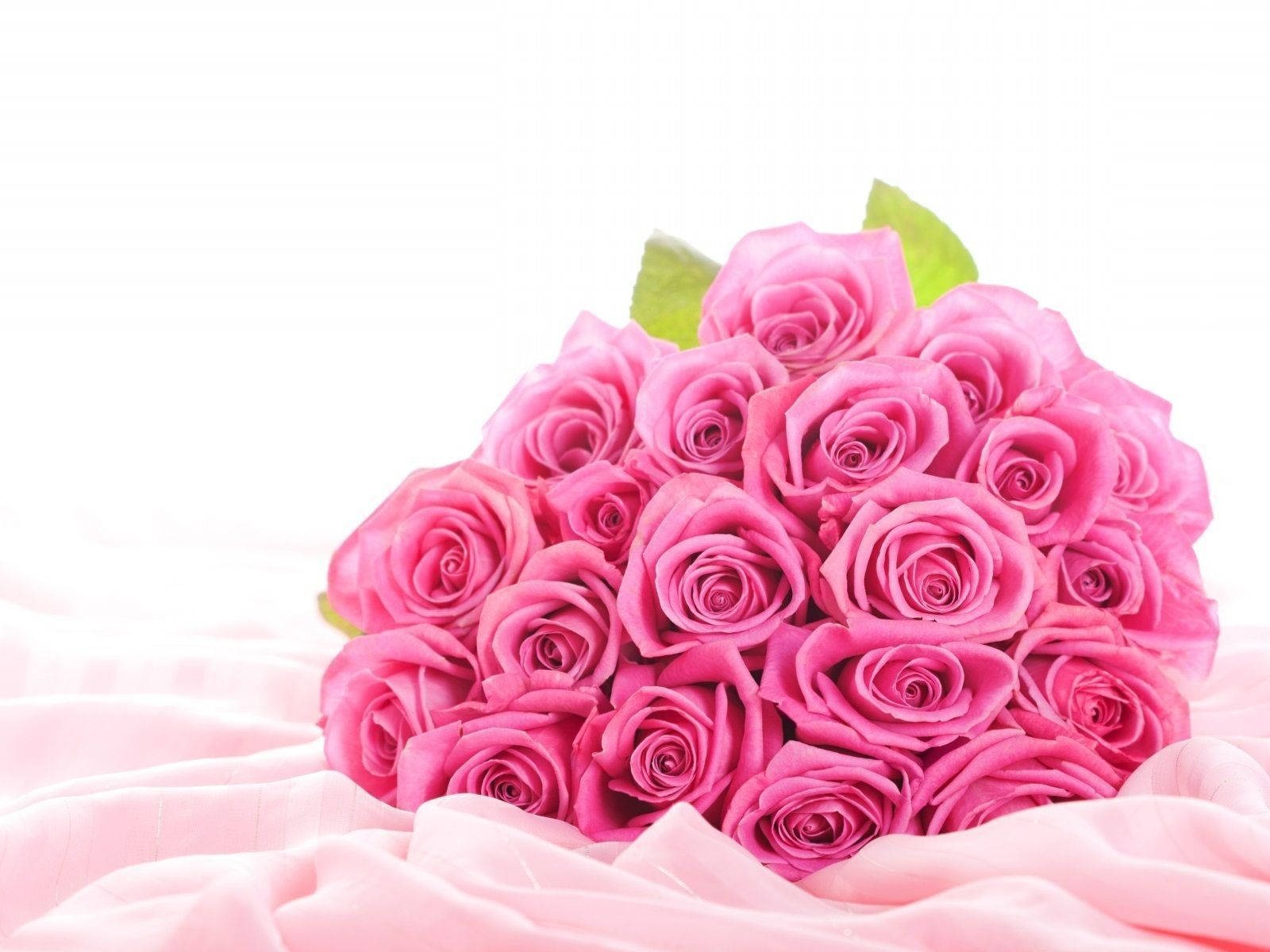 Stunning Bouquet Of Vivid Pink Roses Background