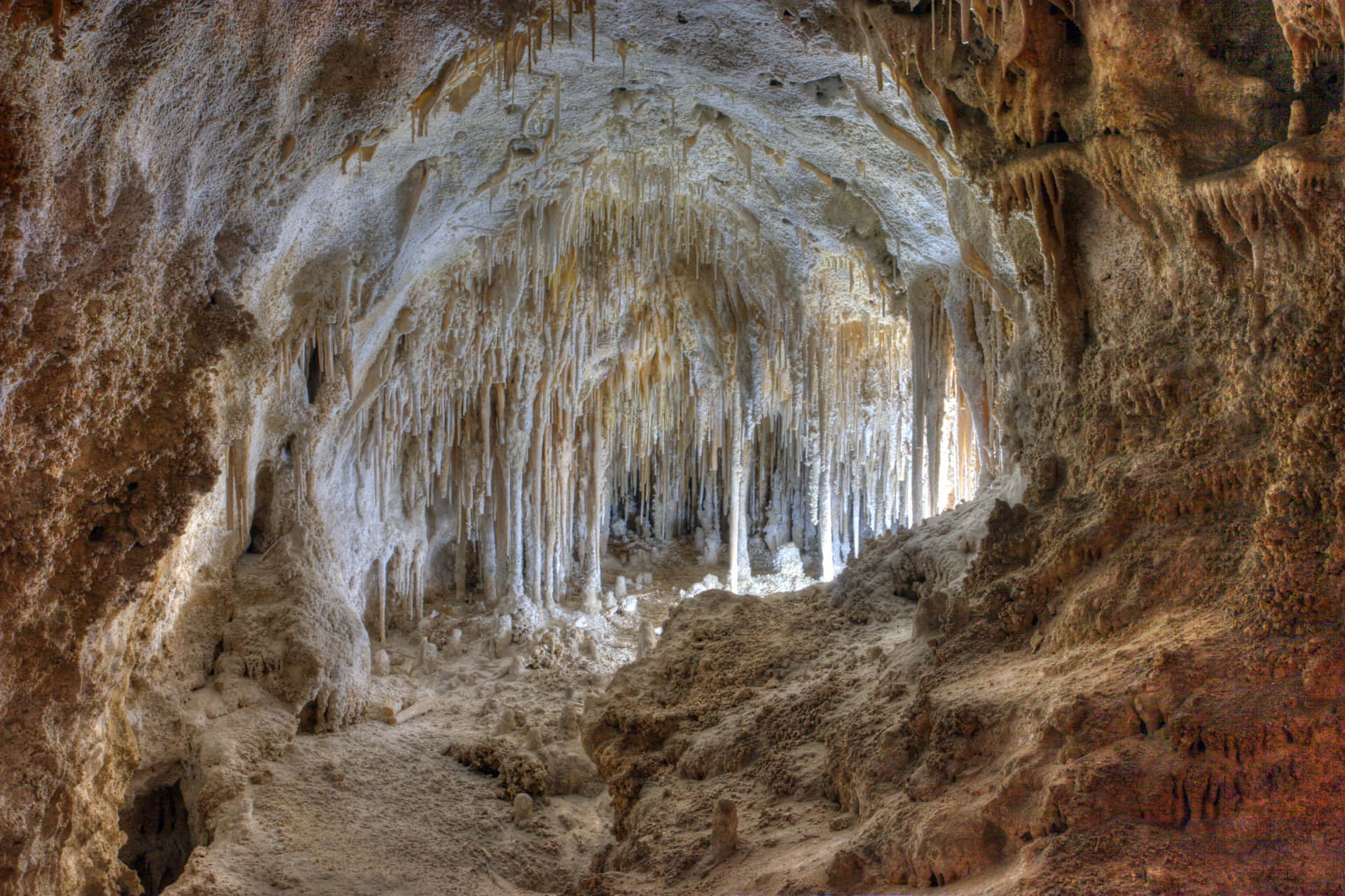 Stunning Formations Carlsbad Caverns National Park Background