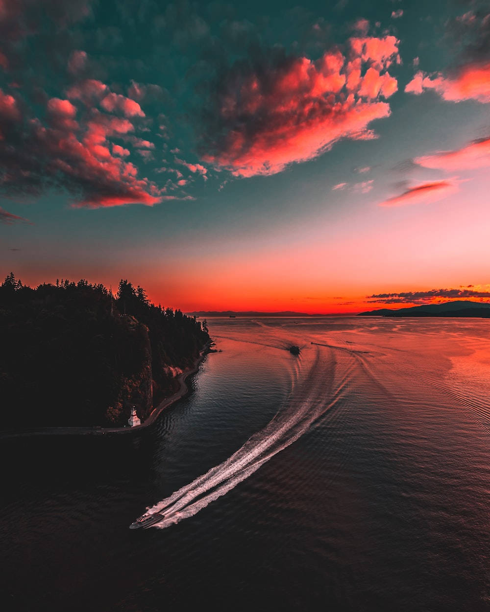 Stunning High-definition Red Ocean Sunset On Phone Screen