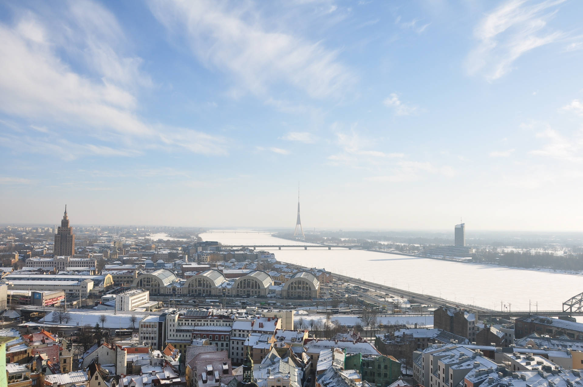 Stunning Horizon Of Riga Background