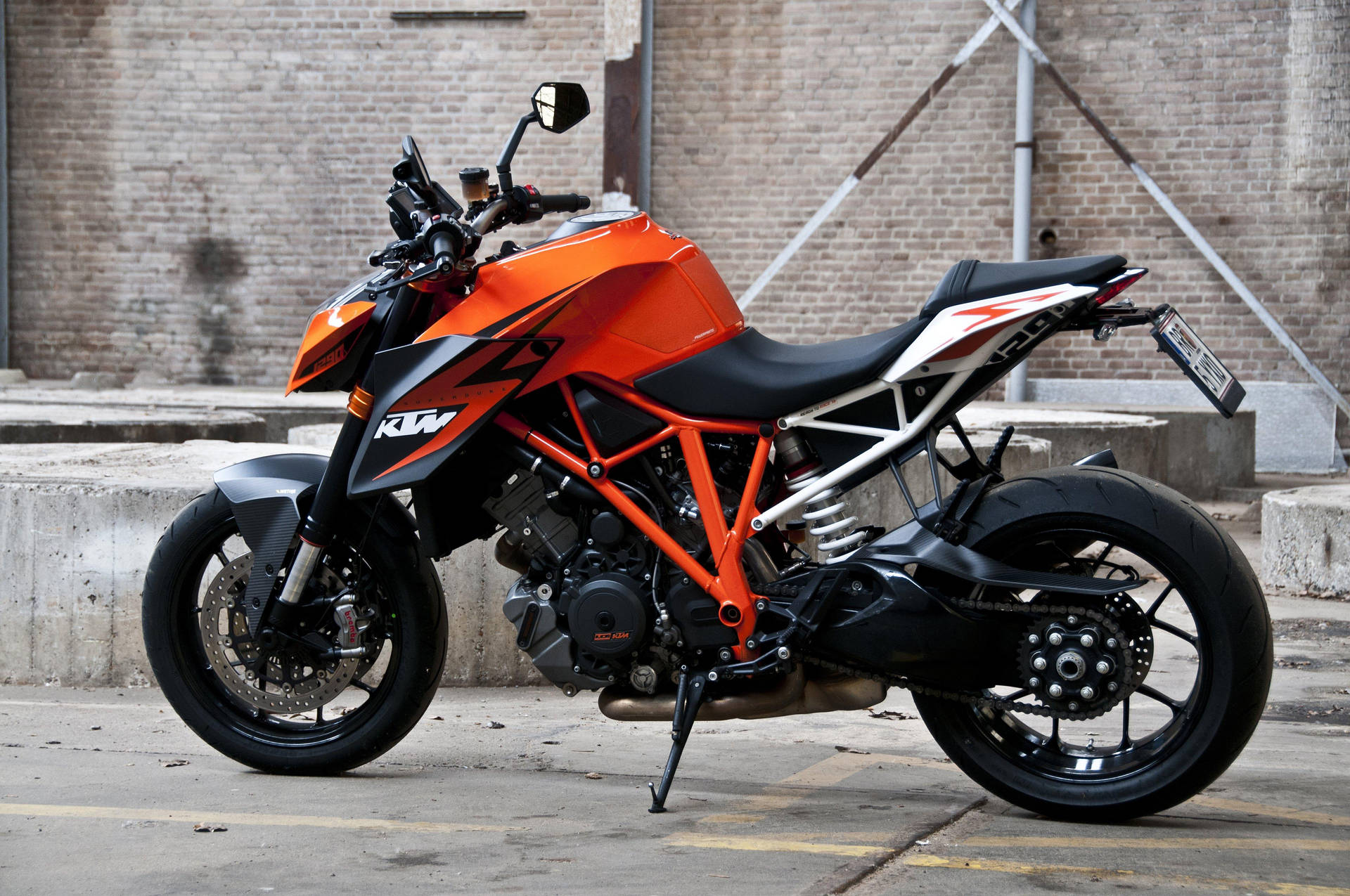 Stunning Ktm 4k Monster Bike - A Symphony Of Speed And Performance Background