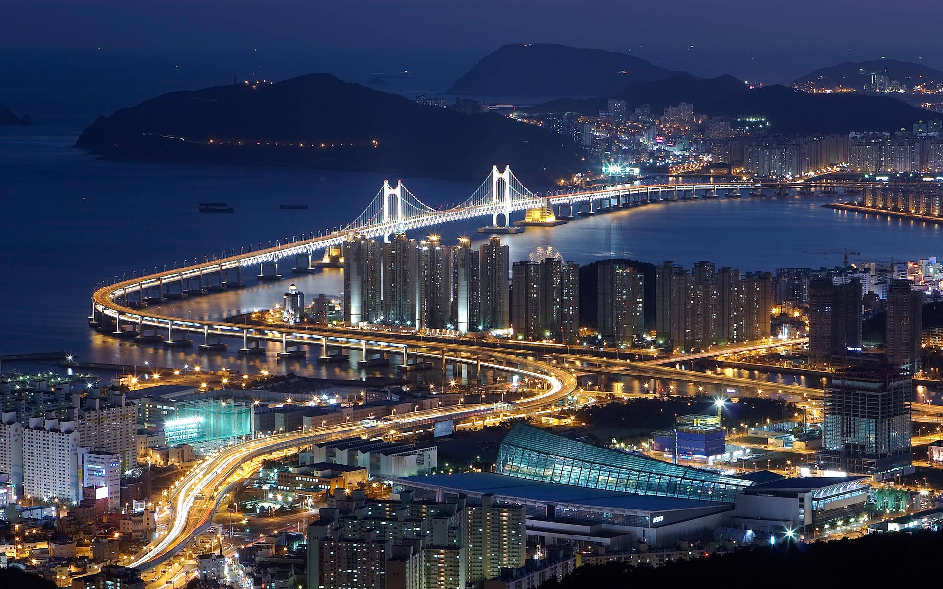 Stunning Night View Of Gwangan Bridge, Busan, South Korea Background