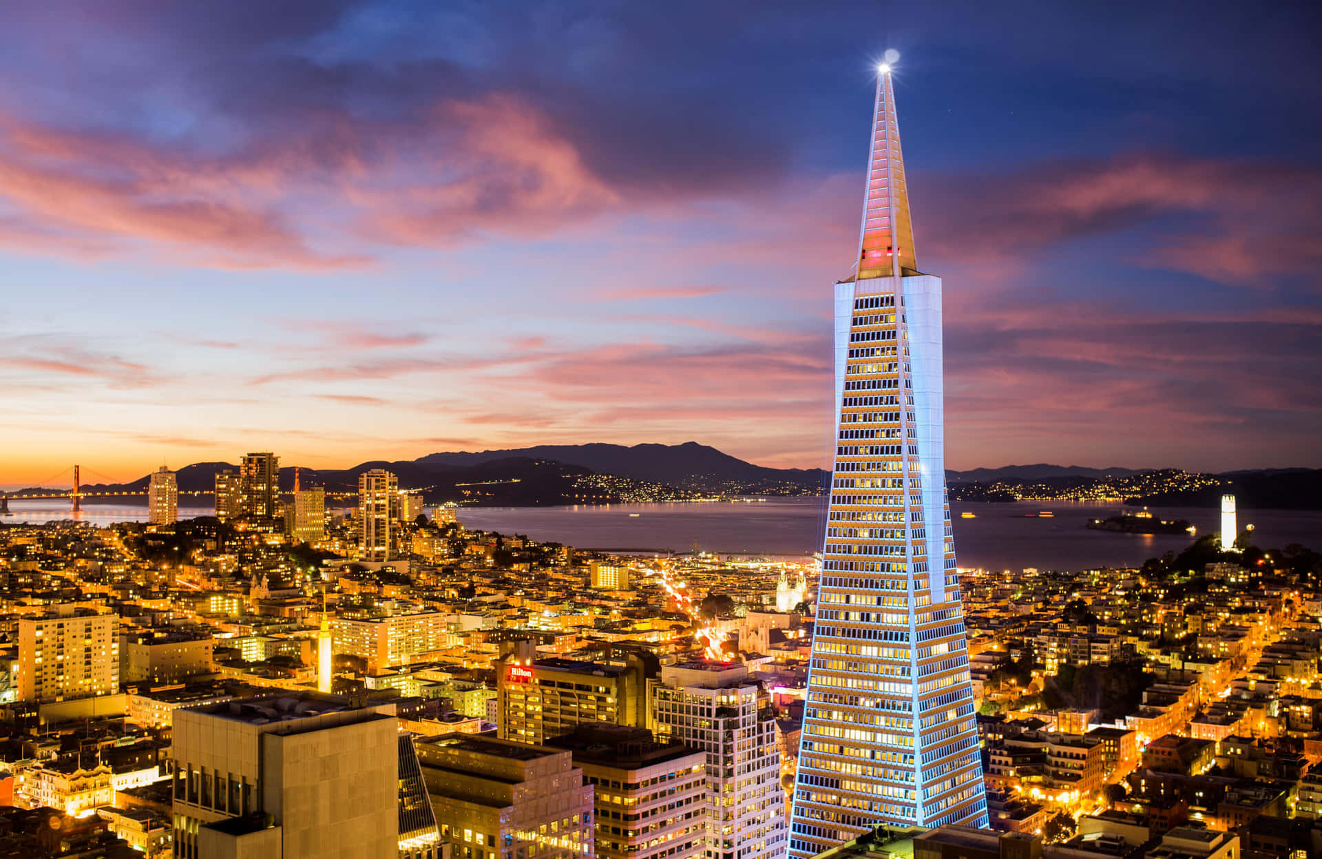 Stunning Night View Of The Transamerica Pyramid Background
