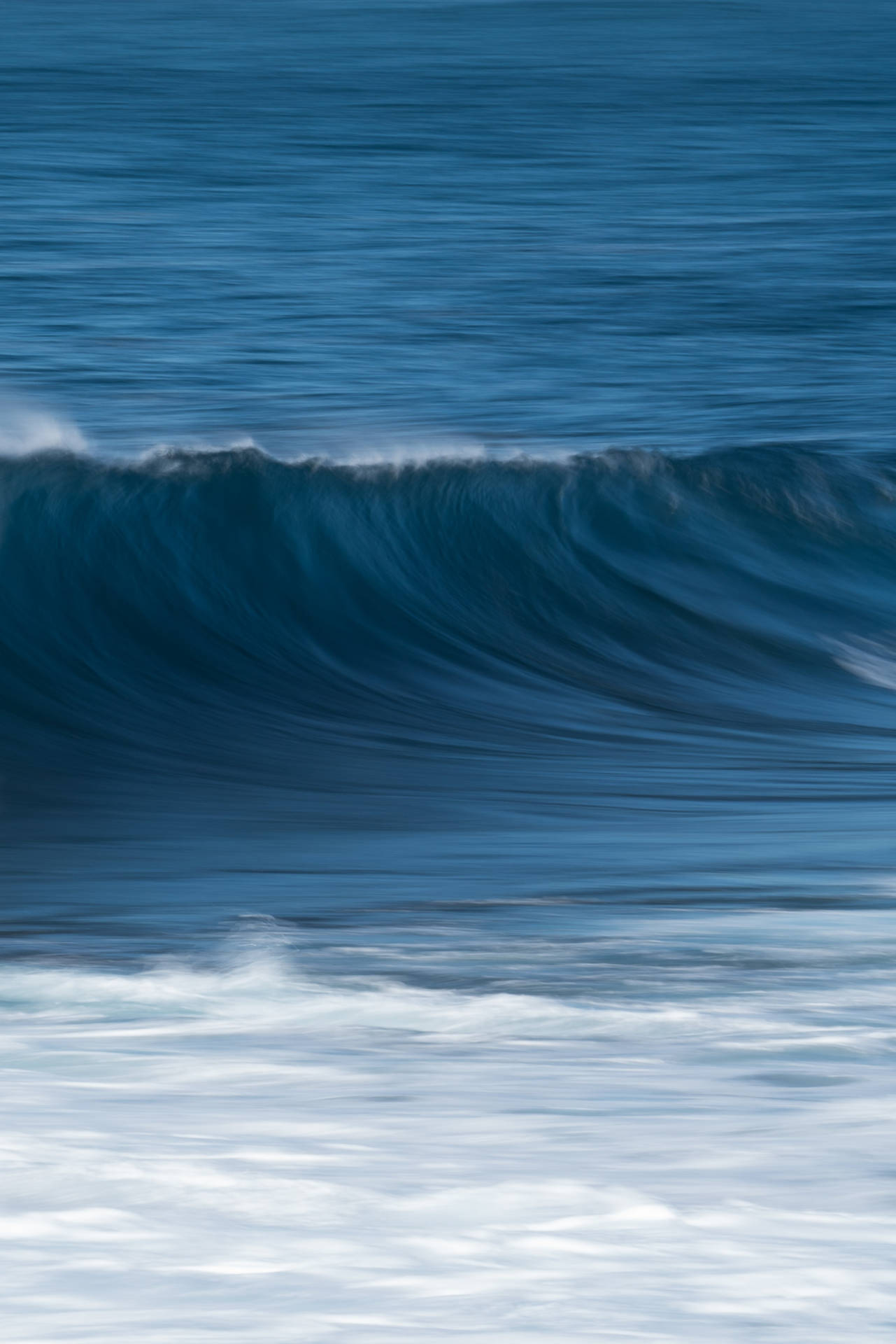 Stunning Ocean Blue Wave Artwork Background