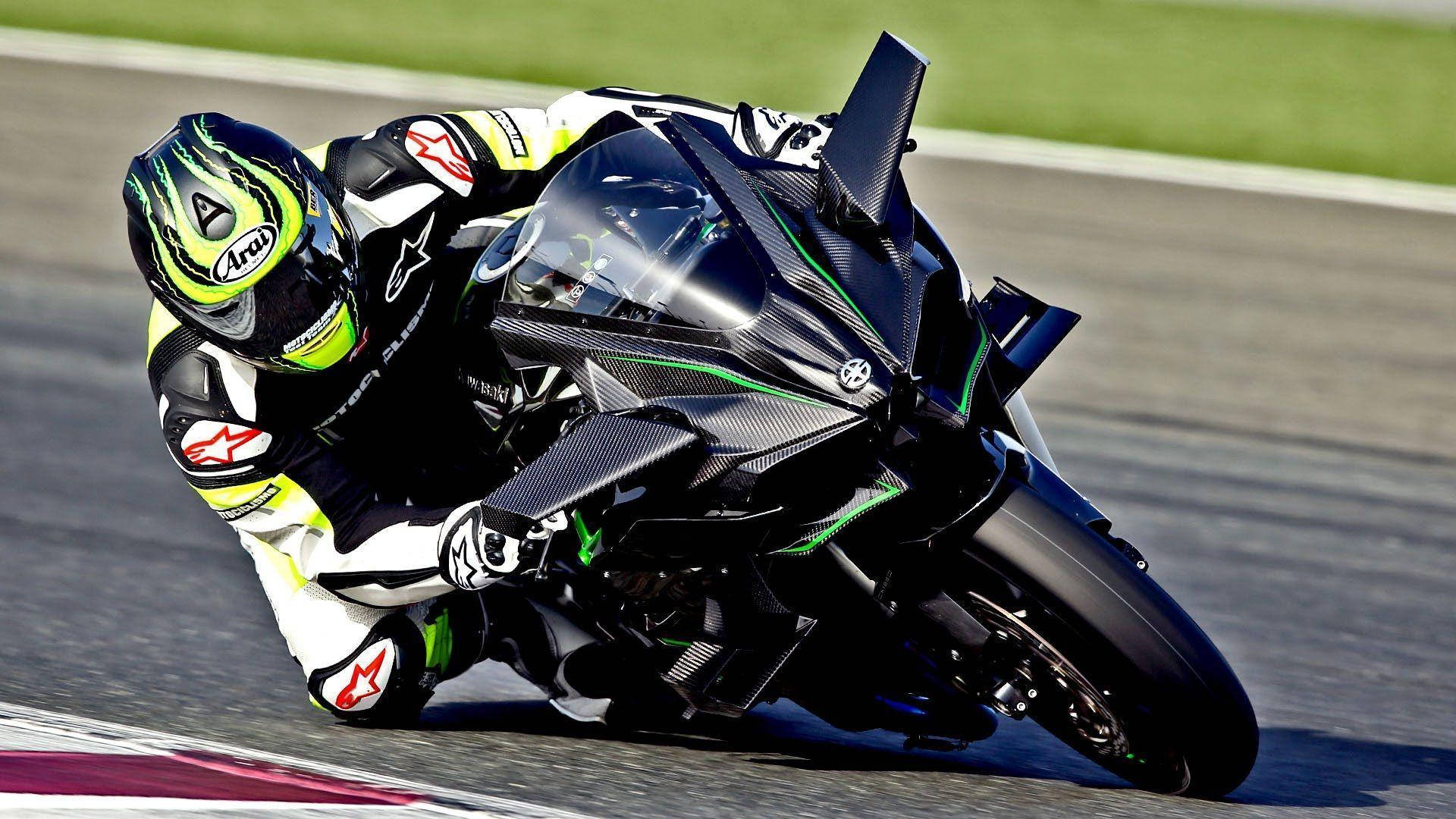 Stunning Speed - Kawasaki H2r In Action