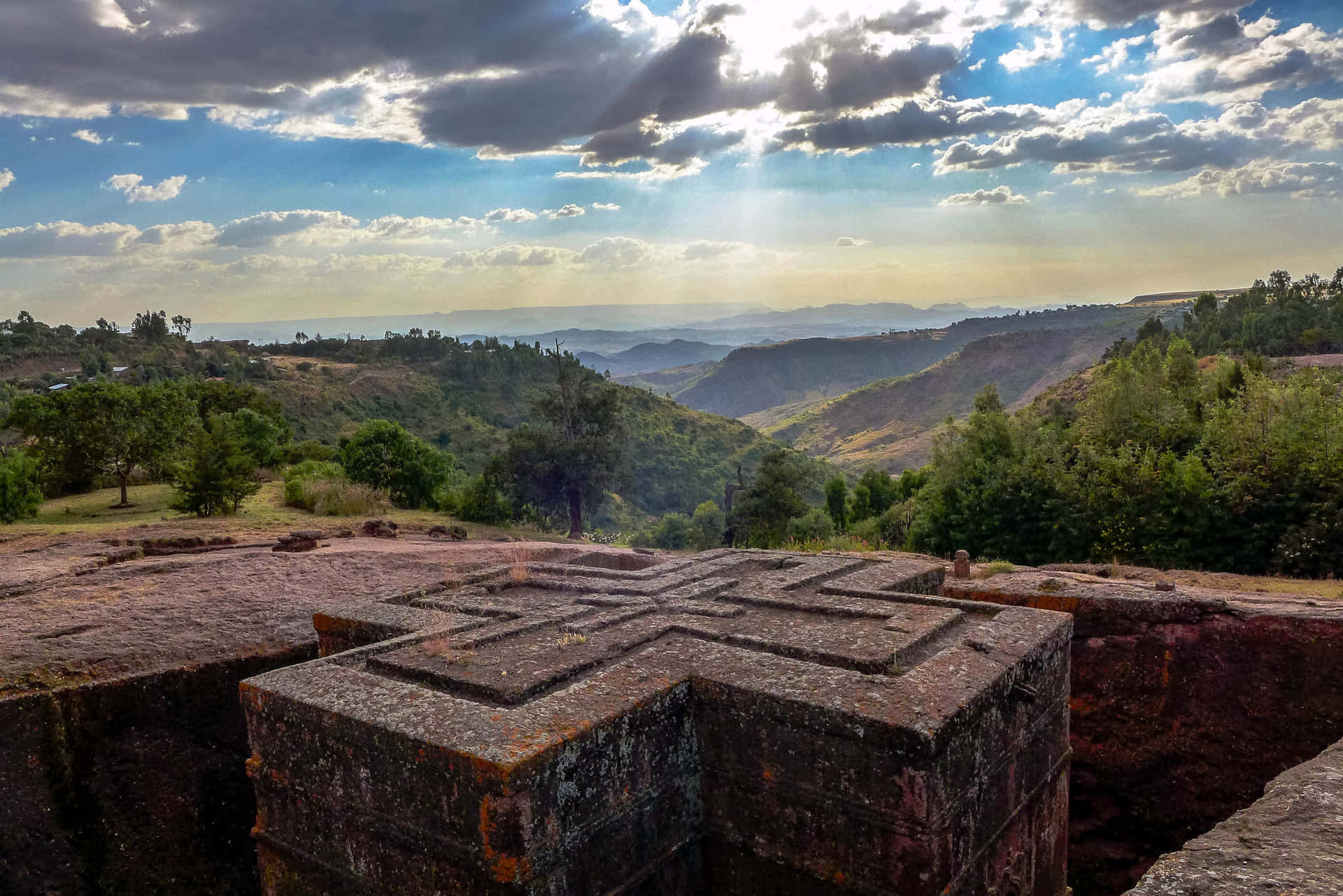 Stunning Sunlight Striking St. George Church In Lalibela Background