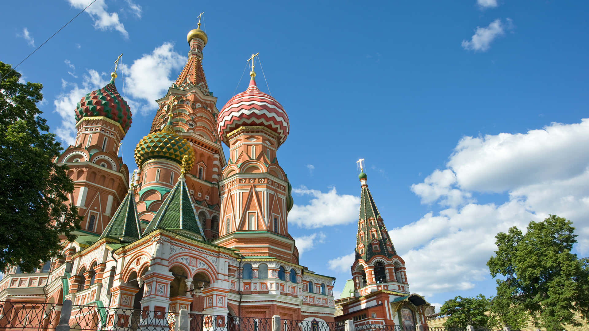 Stunning Sunshine On Saint Basil's Cathedral Background