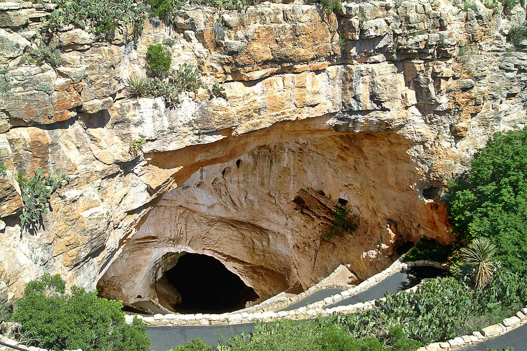 Stunning View Of Carlsbad Caverns National Park Background