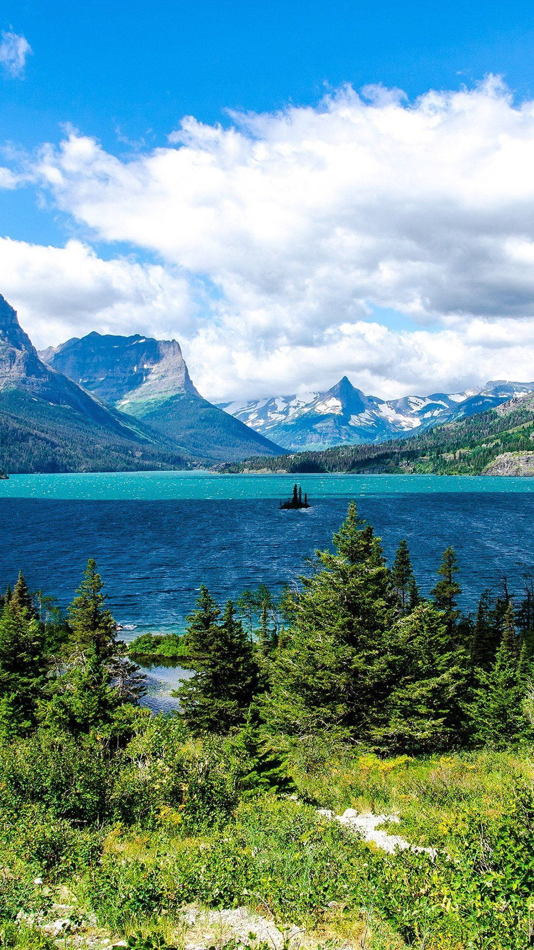 Stunning View Of Glacier National Park Background