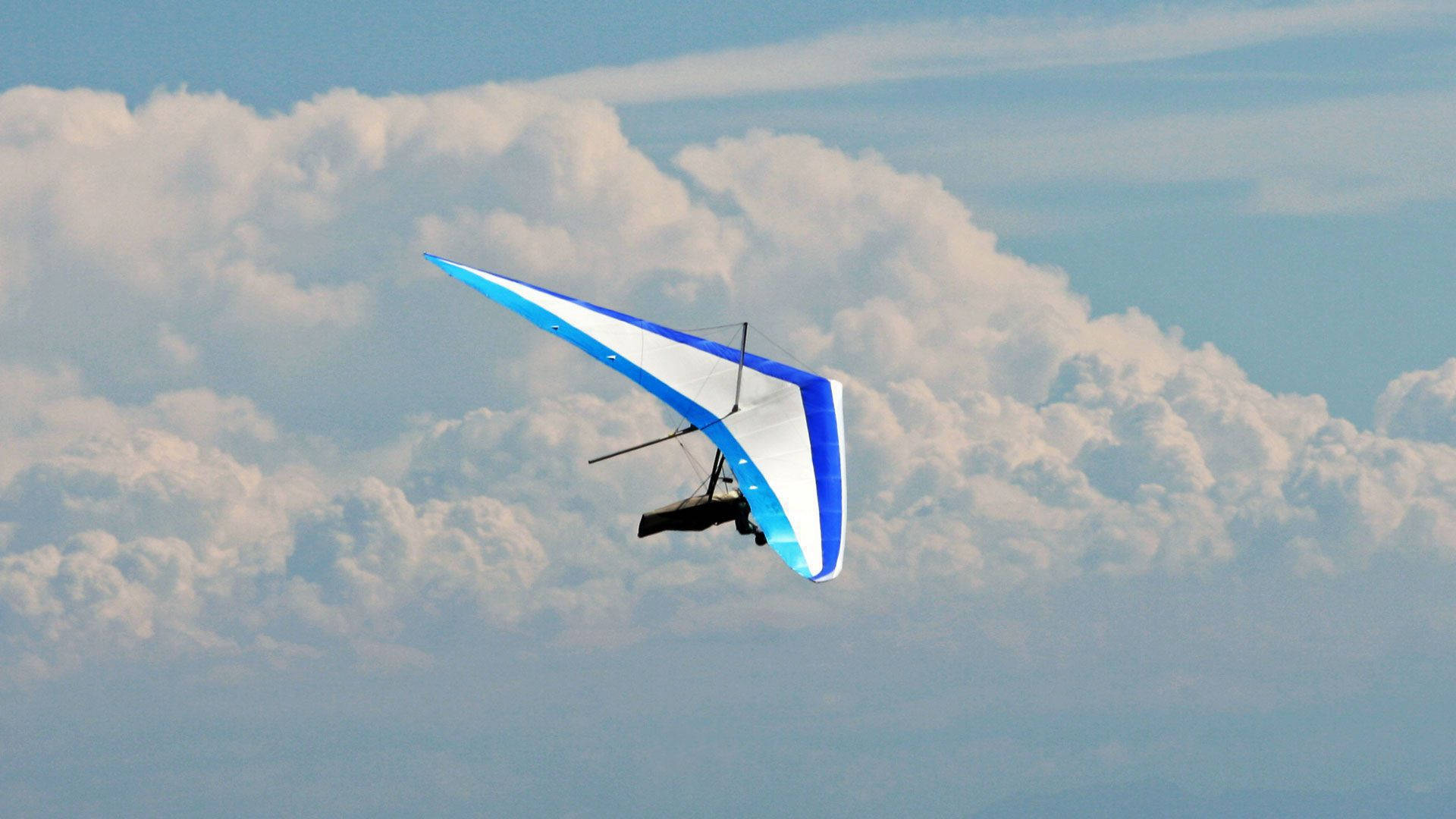 Stunning View Of Hang Gliding Adventure