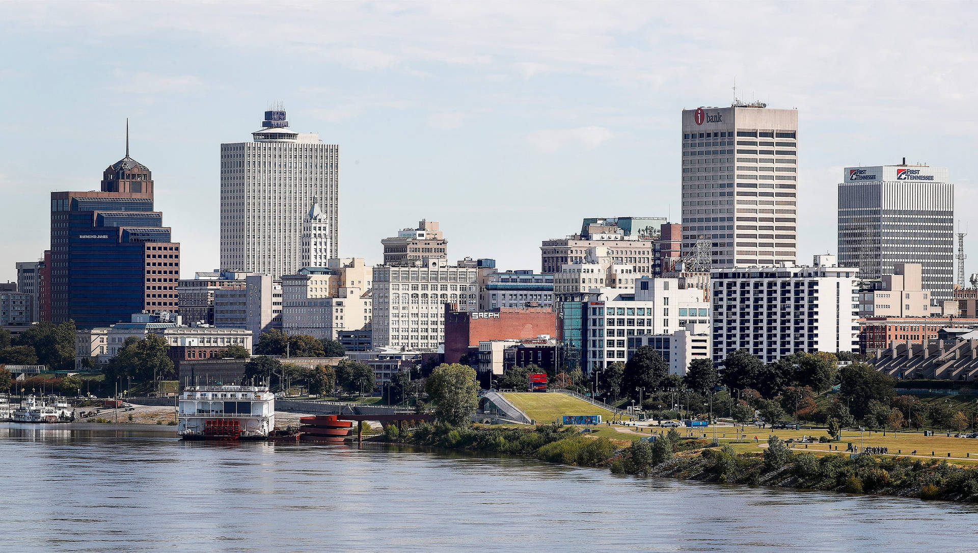 Stunning View Of Memphis Skyline At Dusk Background