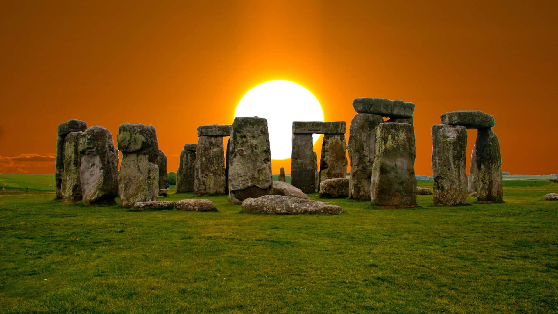 Stunning View Of Stonehenge - England's Iconic Landmark Background