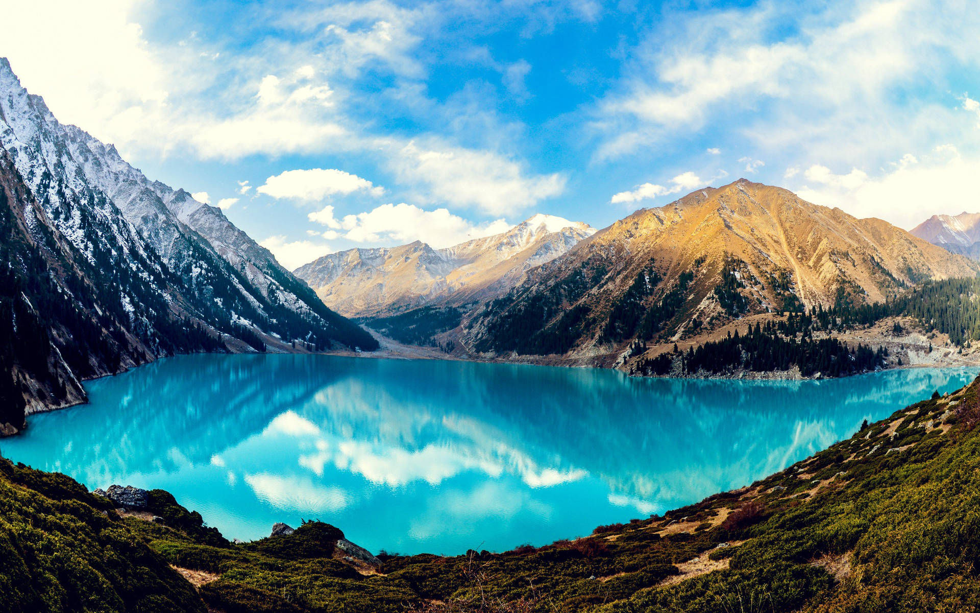 Stunning View Of The Big Almaty Lake, Kazakhstan Background