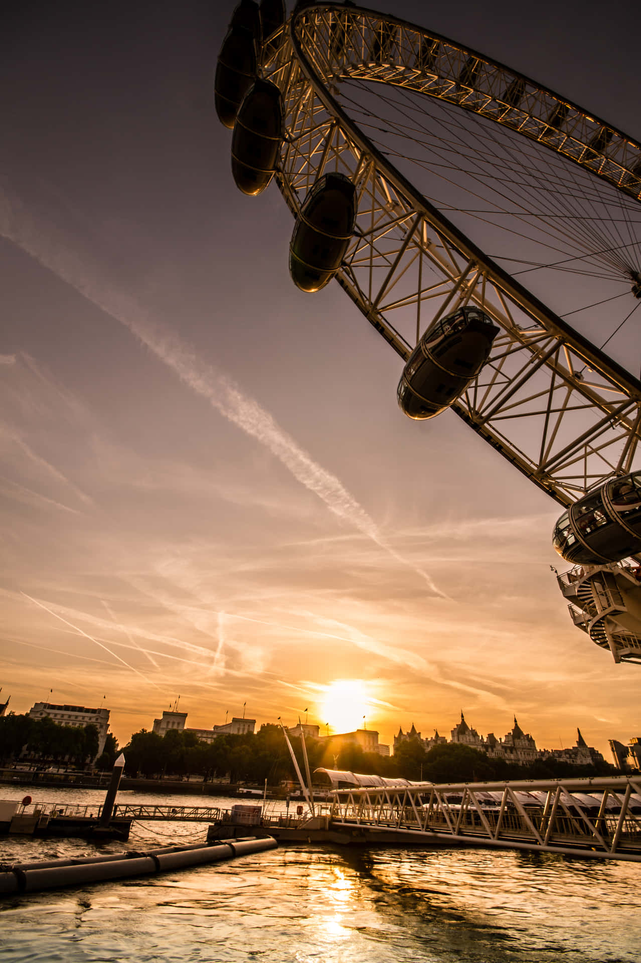 Stunningly Beautiful London Lit Up At Night Background