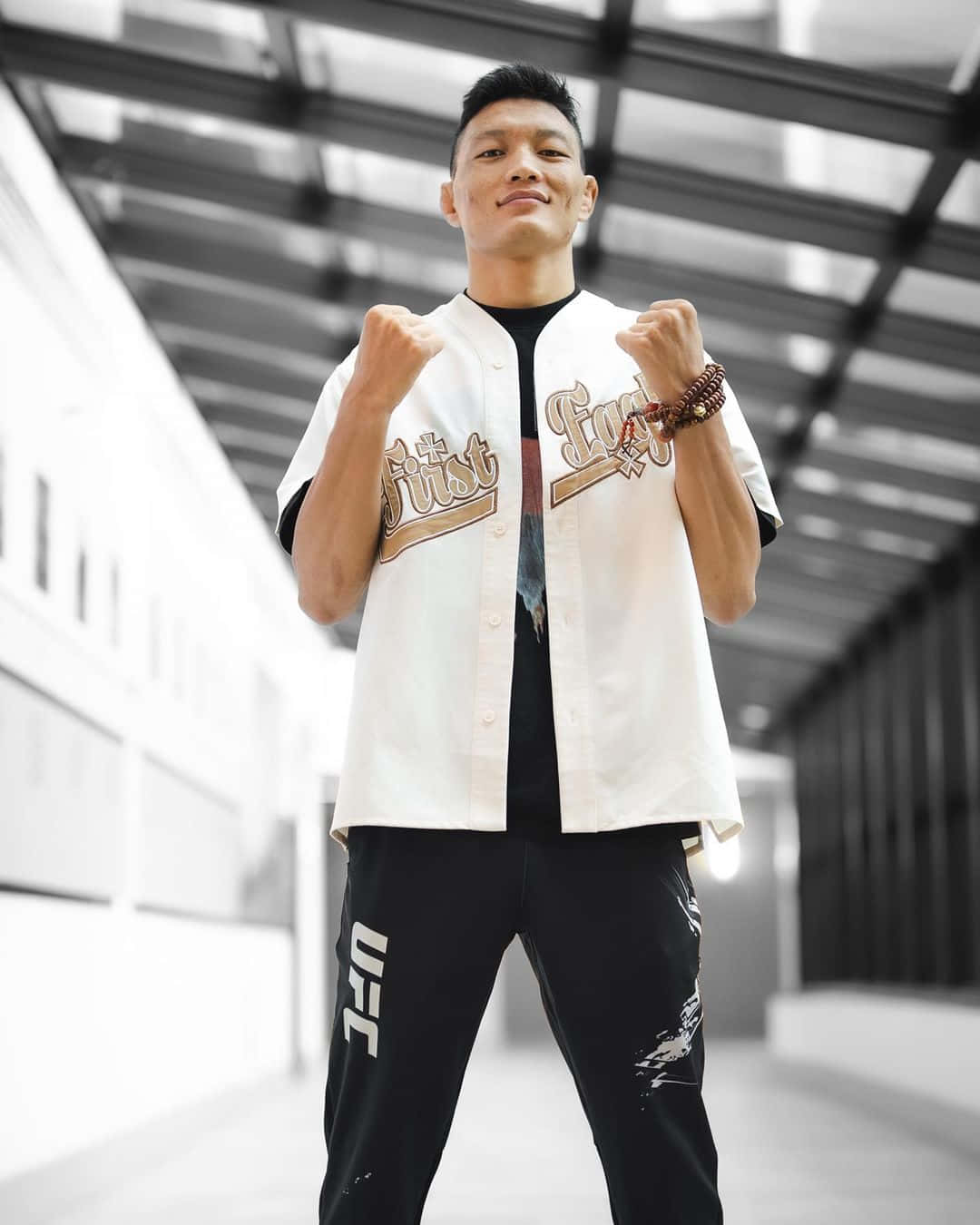 Su Mudaerji Doing Pose