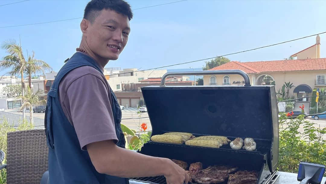 Su Mudaerji Grilling Corn Background