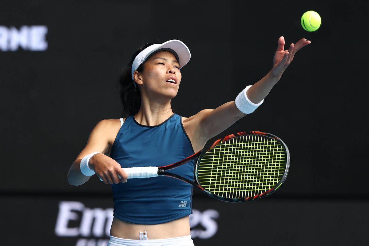 Su-wei Hsieh Throwing Tennis Ball