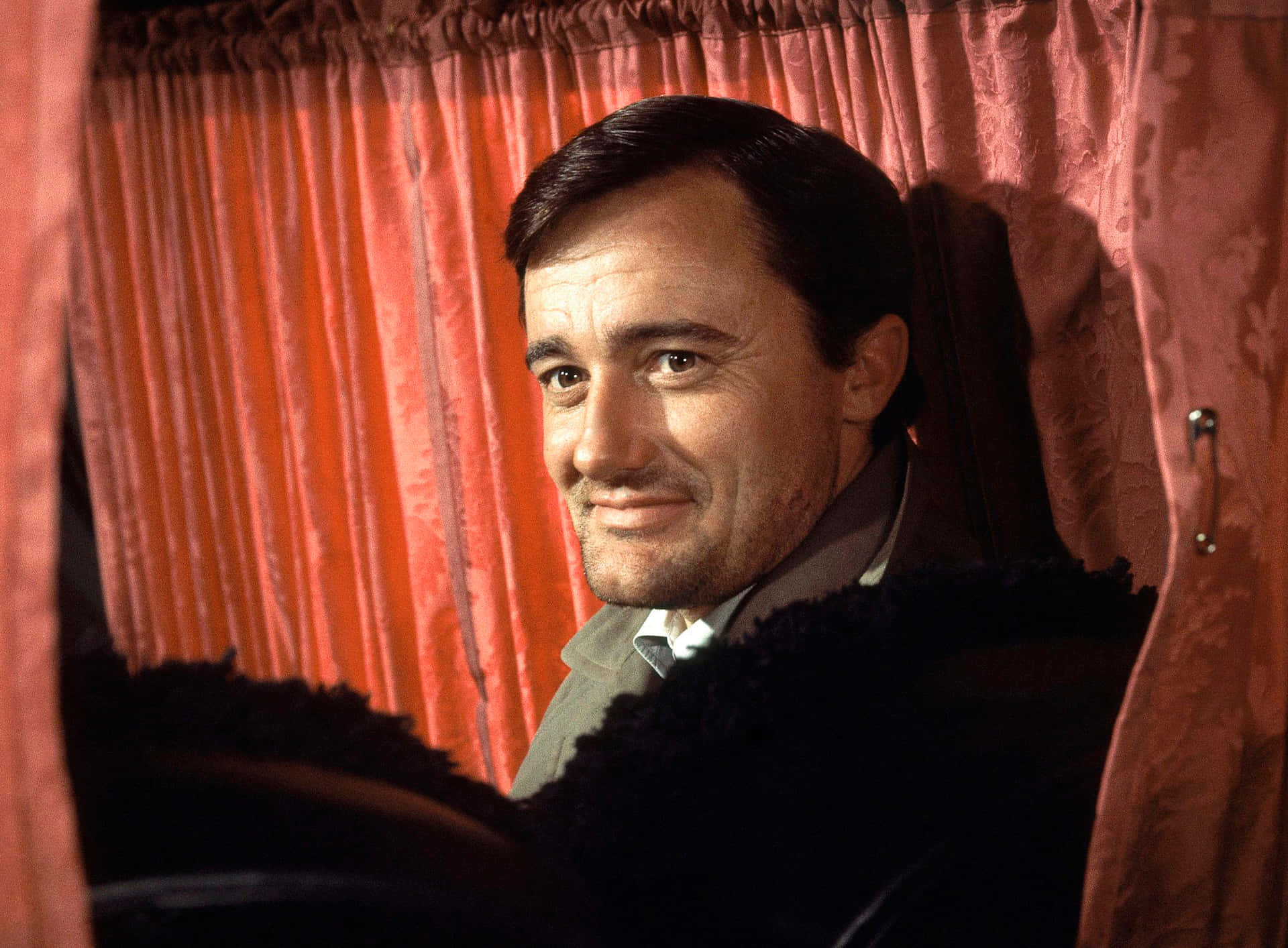 Suave Robert Vaughn [wallpaper] Background