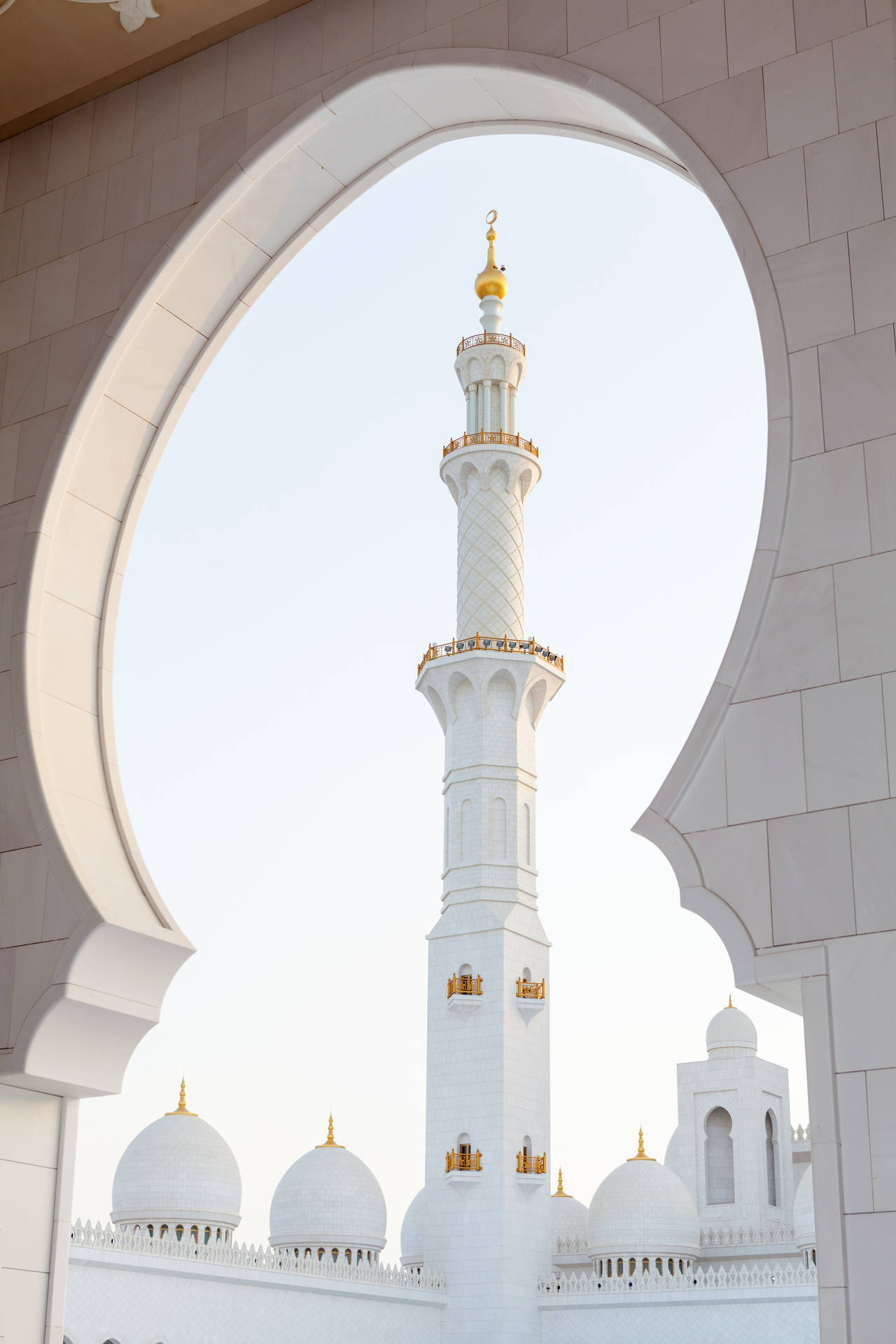 Sublime White Mosque In Radiant 8k Resolution Background