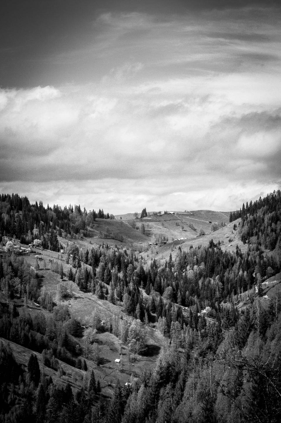 Suceava Hills Black And Grey Iphone Background