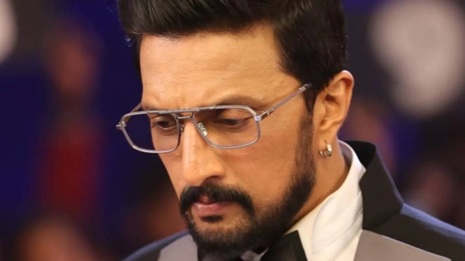 Sudeep Clear Spectacle Frames Background