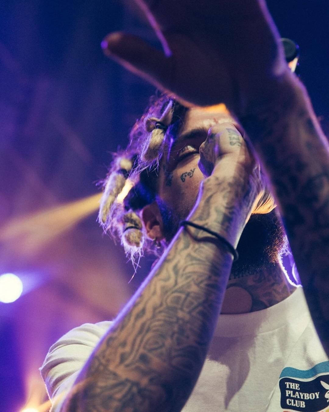 Suicideboys Scrim Performing On Stage Background