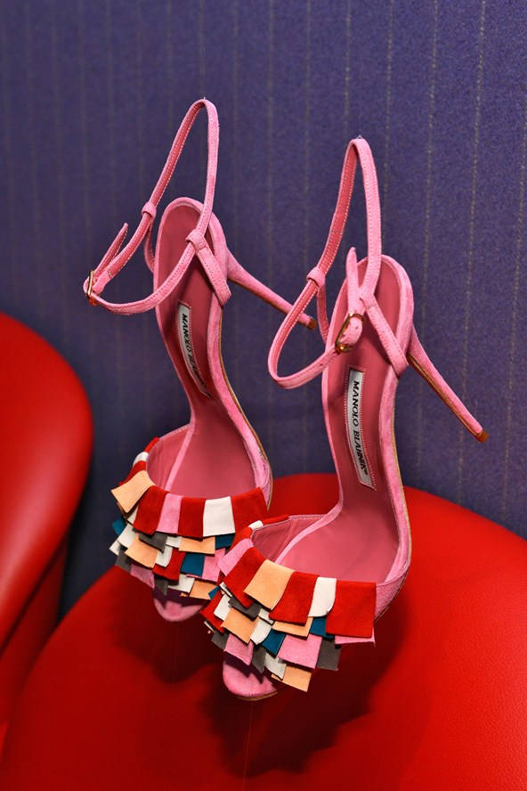 Summer Manolo Blahnik Heels Background