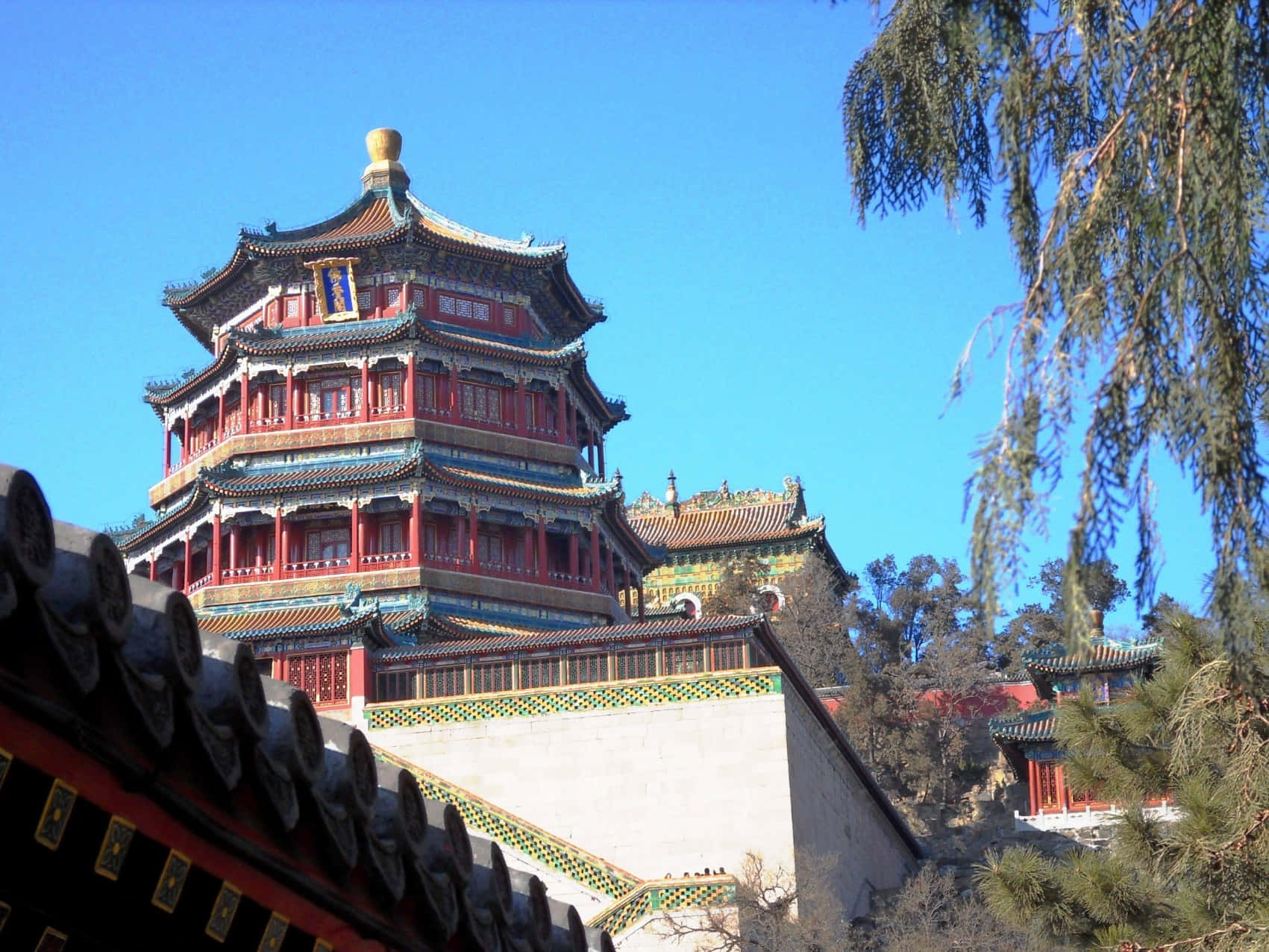 Summer Palace Against The Blue Sky Background