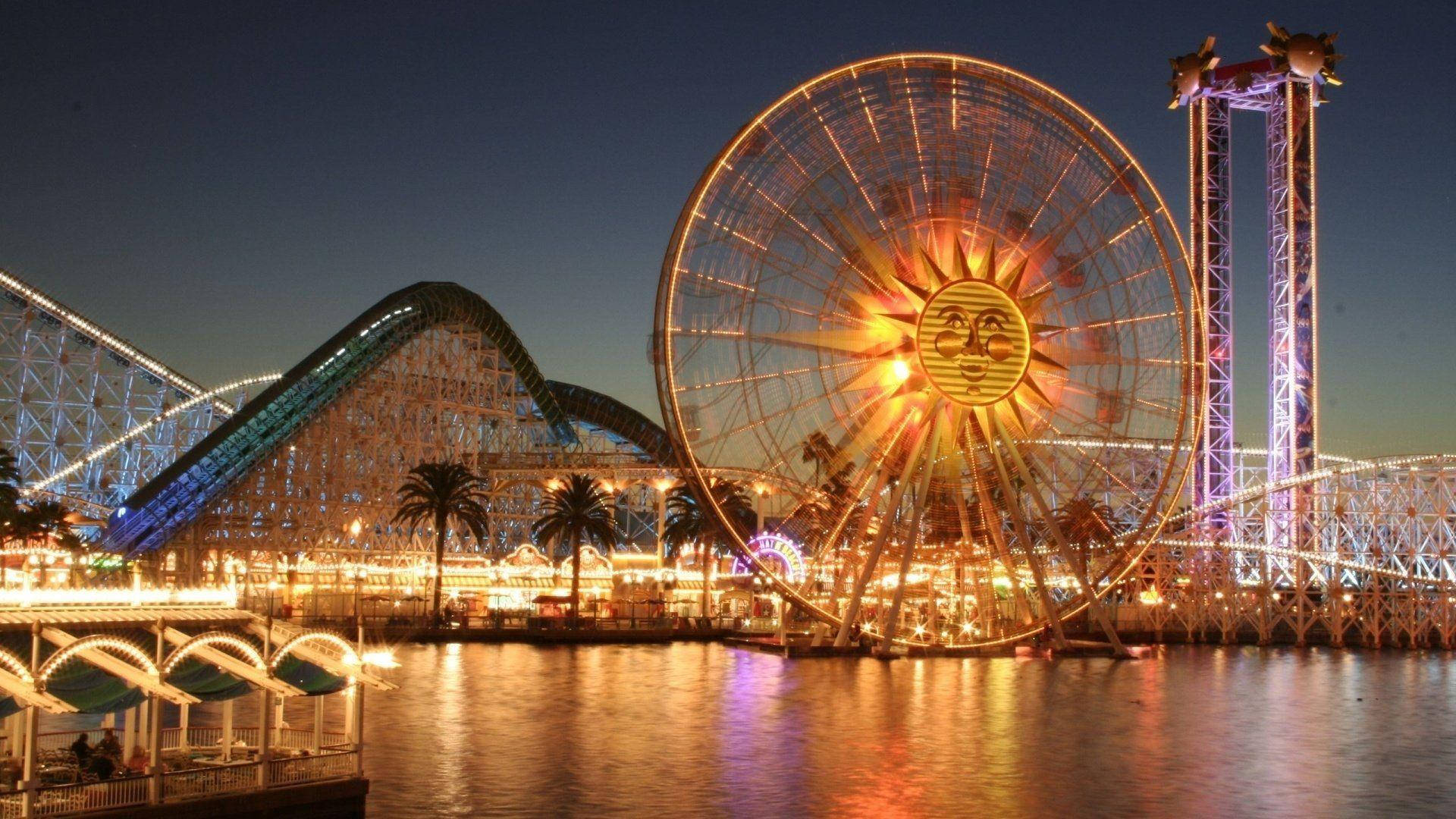 Sun Ferris Wheel At Paradise Pier Background