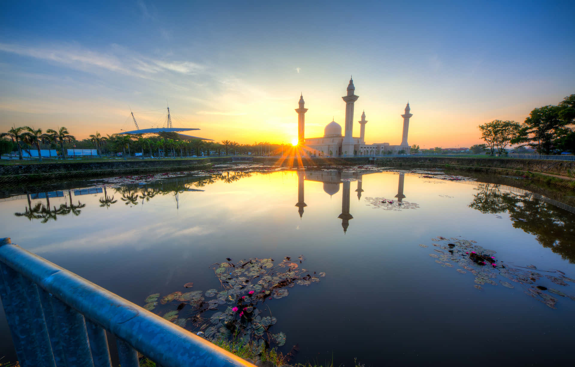 Sun Rays Within Shah Mosque Background